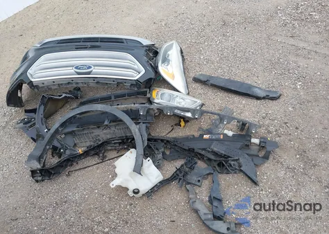 2017 Ford Escape Titanium z USA, uszkodzony, nr VIN 1FMCU0JD1HUC94365